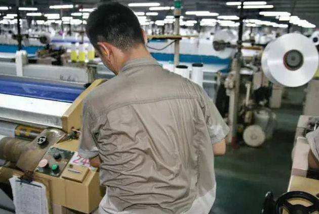 高溫天氣高溫車間降溫如何解決？這些車間降溫設(shè)備輕松解決，清涼一夏！