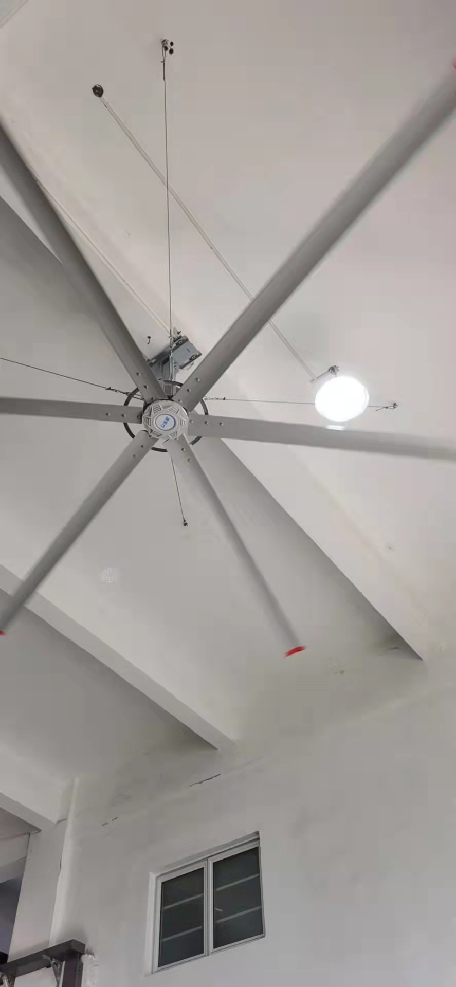 工業(yè)風(fēng)扇廠家教你如何改變悶熱車間？有效車間降溫通風(fēng)