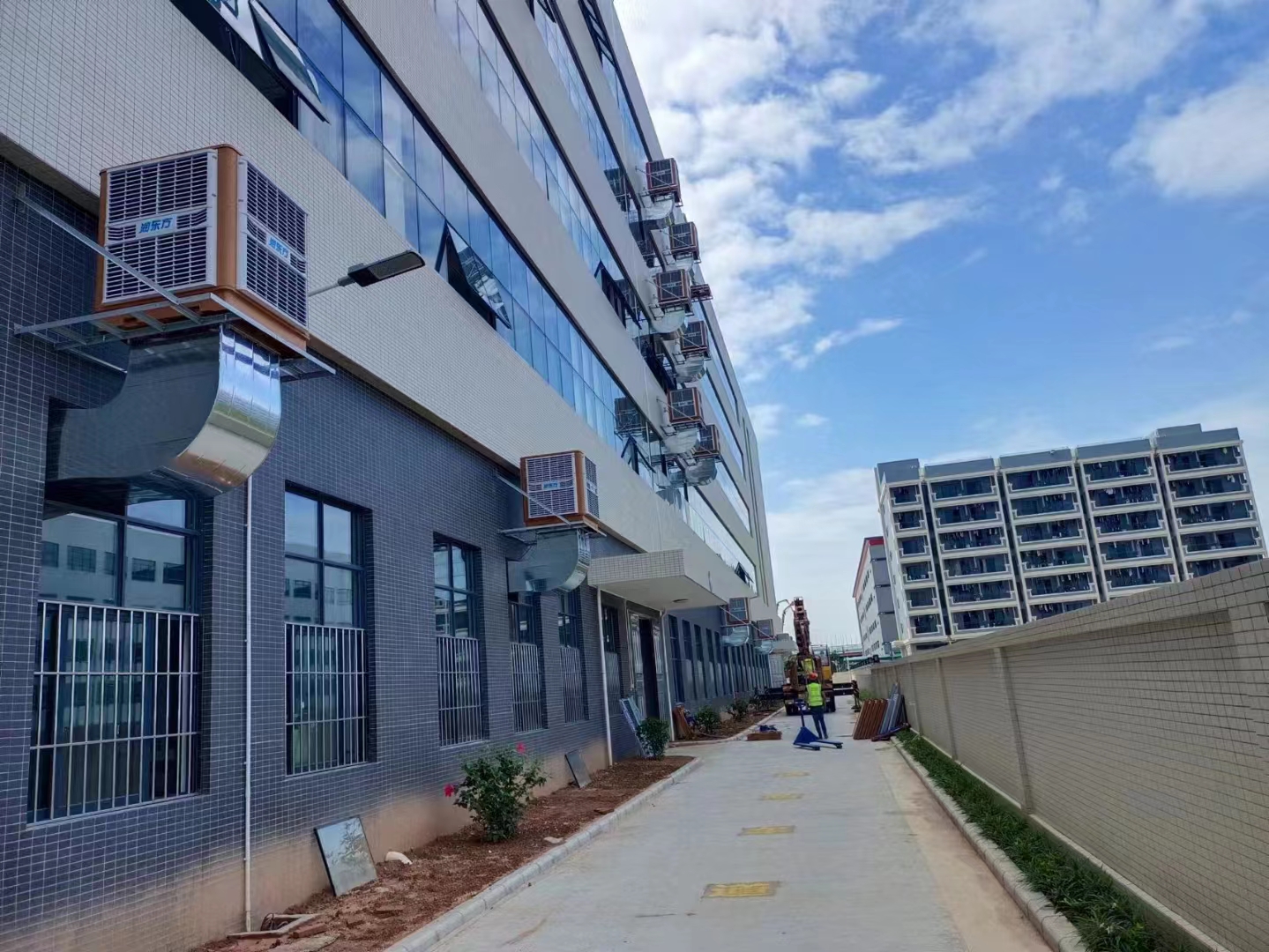 廠房降溫冷風(fēng)機(jī)的種類(lèi)與安裝要點(diǎn)？湖北冷風(fēng)機(jī)廠家解答