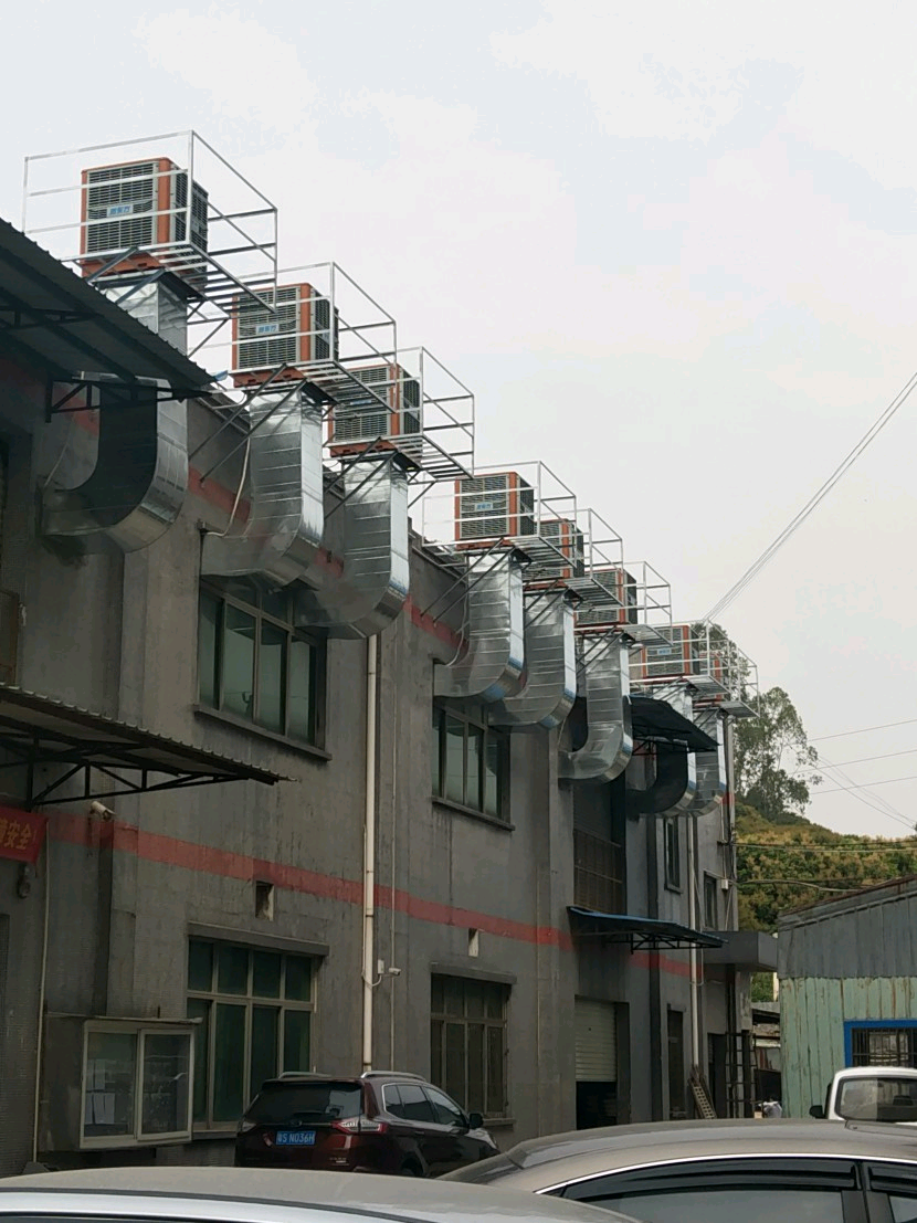 湖北漢川某制鞋廠車間